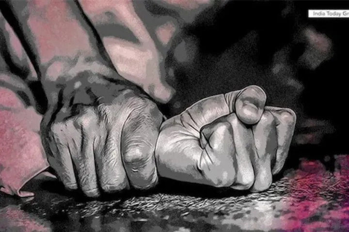 من اسپانسرت هستم، هر کار دلم بخواهد با تو انجام می‌دهم